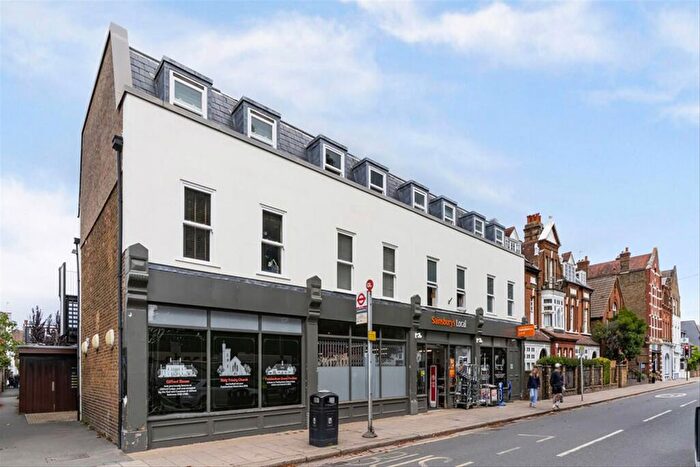 1 Bedroom Flat For Sale In The Green, Twickenham, TW2