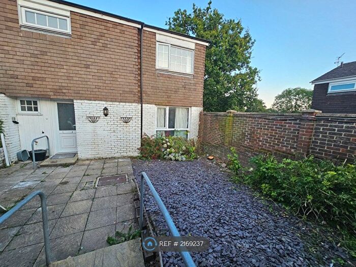 3 Bedroom End Of Terrace House To Rent In Caburn Heights, Crawley, RH11