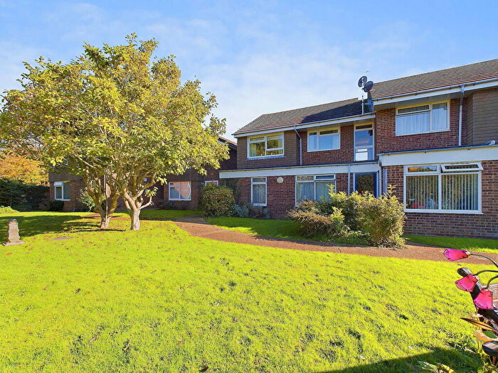 1 Bedroom Flat For Sale In Crabtree Lane, Lancing, BN15