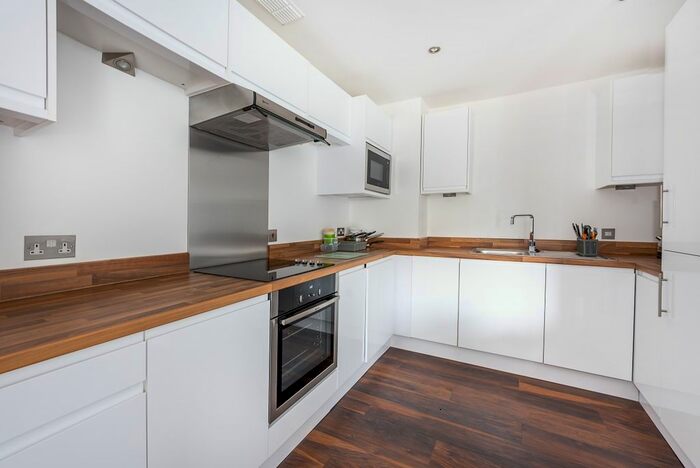 1 Bedroom Flat To Rent In The Bittoms, Kingston Upon Thames, KT1