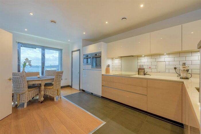 2 Bedroom Flat To Rent In Barquentine Heights, Peartree Way, Greenwich, SE10