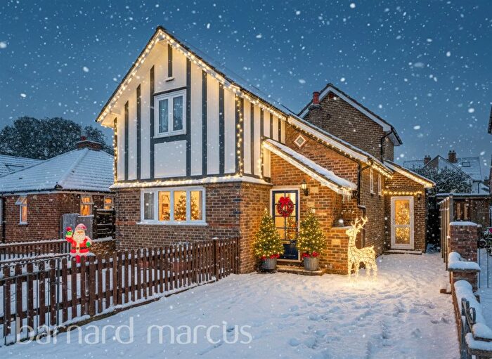 4 Bedroom Detached House For Sale In Ifold Road, Redhill, RH1