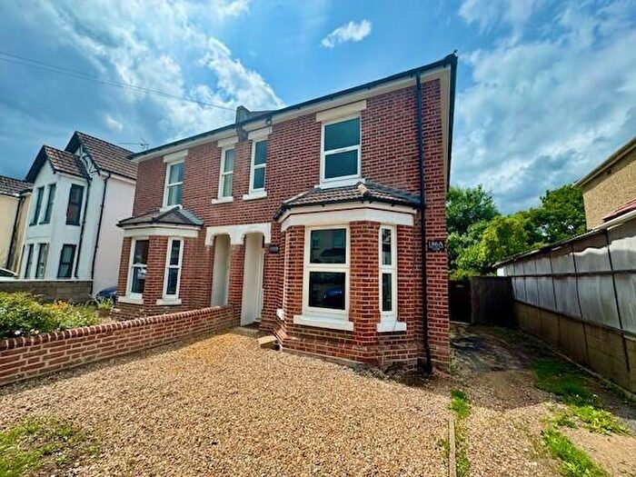 2 Bedroom Maisonette To Rent In Manor Farm Road, Bitterne Park, SO18