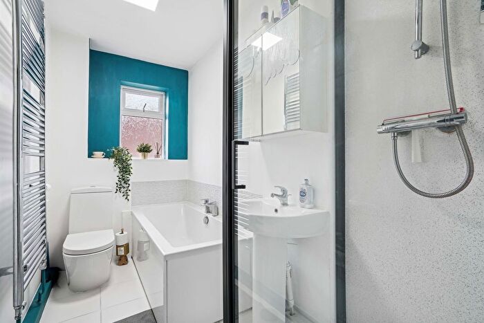 2 Bedroom End Of Terrace House For Sale In Thorney Leys, Witney, OX28