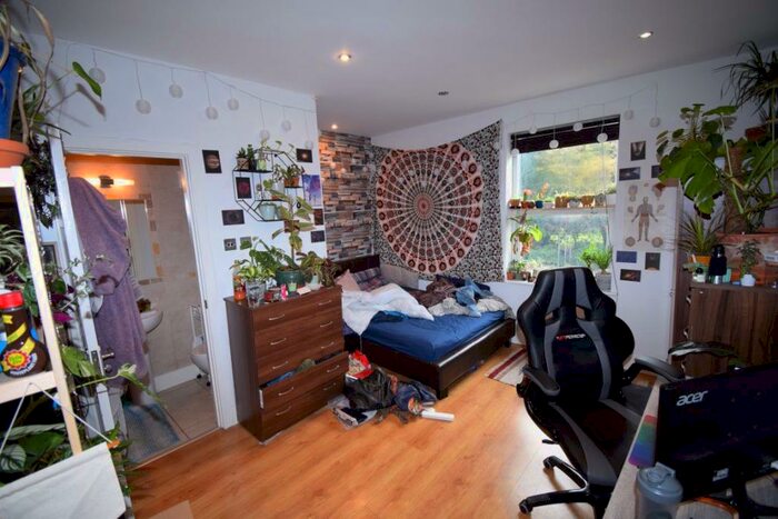 8 Bedroom House To Rent In Uttoxeter New Road -, DE22