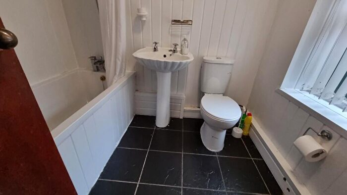 6 Bedroom Terraced House To Rent In Heeley Road, Birmingham, B29