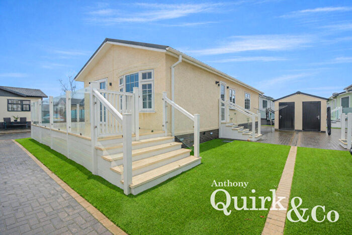 2 Bedroom Park Home For Sale In Oakside, Canvey Island, SS8