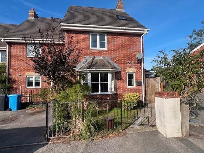 4 Bedroom End Of Terrace House To Rent In Chapel Road, Poole, BH14