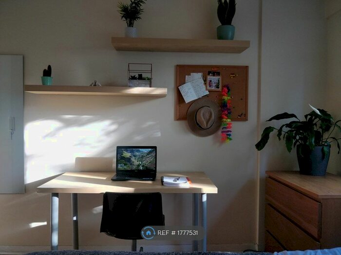 4 Bedroom Flat To Rent In Grimthorpe House, London, EC1V