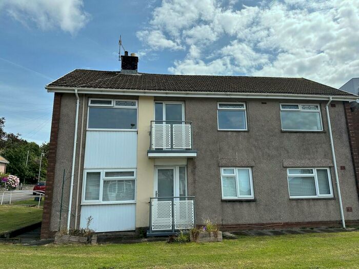 3 Bedroom Flat To Rent In Jasmine Close, Sketty, SA2