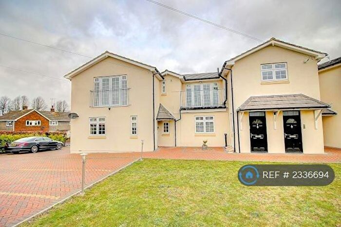 3 Bedroom Flat To Rent In Wensley Road, Reading, RG1