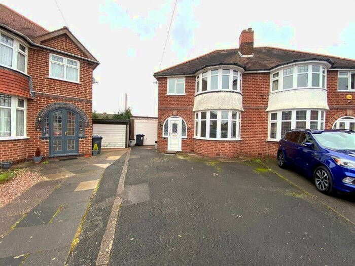 3 Bedroom Semi-Detached House To Rent In Diddington Avenue, Hall Green, B28