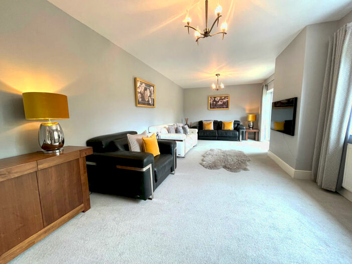 4 Bedroom Detached House For Sale In Cliff Road, Darfield, Barnsley, S73