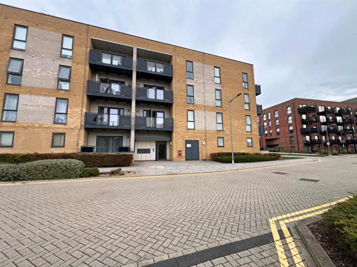 1 Bedroom Flat For Sale In Manwell Lane, Barking, IG11