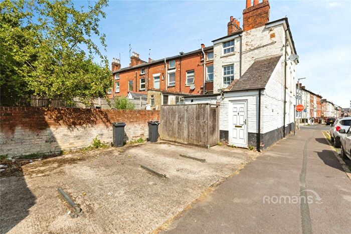 1 Bedroom Flat To Rent In Carey Street, Reading, Berkshire, RG1