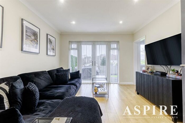 2 Bedroom Semi-Detached Bungalow For Sale In Karen Close, Benfleet, SS7