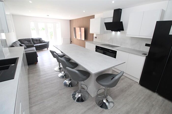 6 Bedroom Property To Rent In Richards Street, Cathays, Cardiff, CF24