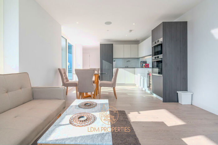 2 Bedroom Apartment To Rent In Skylark Point, Newnton Close, London, N4