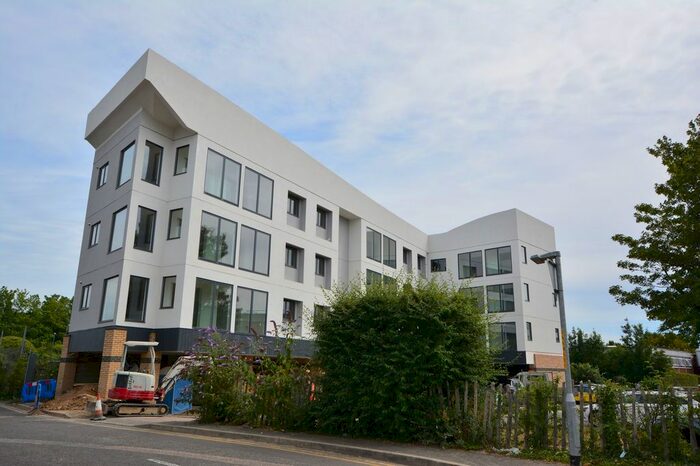 2 Bedroom Flat To Rent In Albany Road, Sittingbourne, ME10