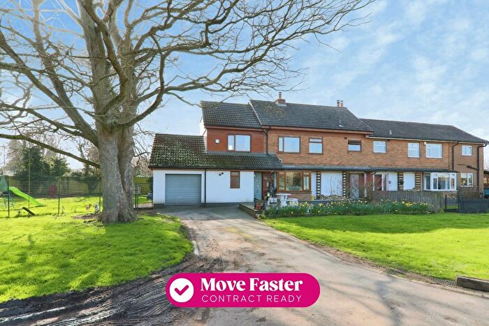 5 Bedroom Semi-detached House For Sale In Waterworks Cottages, Springhead, Willerby, HU10