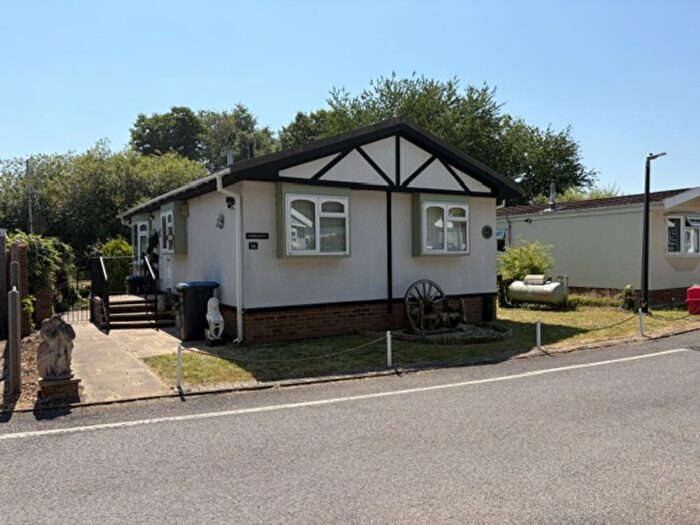 2 Bedroom Park Home For Sale In Rose Park, Addlestone, KT15