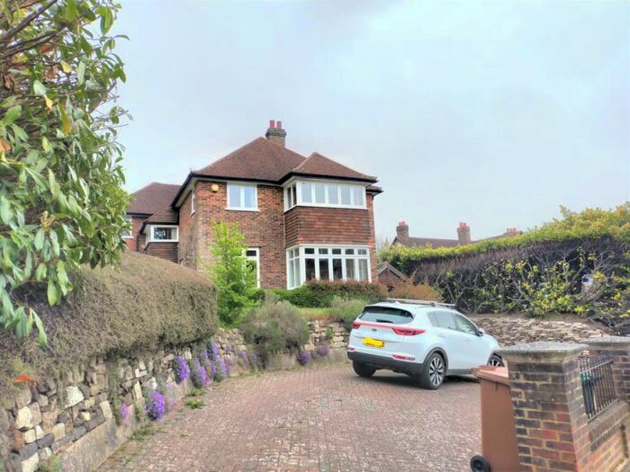 5 Bedroom Detached House To Rent In The Chase, Reigate, RH2