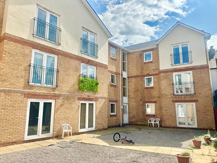 2 Bedroom Flat For Sale In Langsett Road, Sheffield, S6