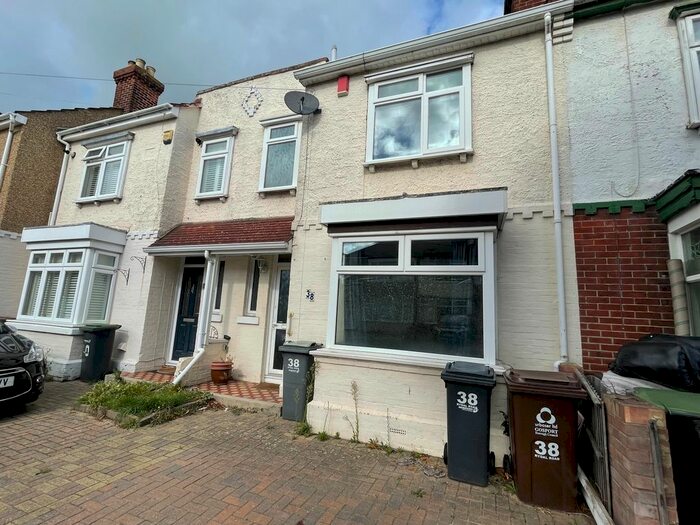 3 Bedroom Property To Rent In Rydal Road, Gosport, PO12