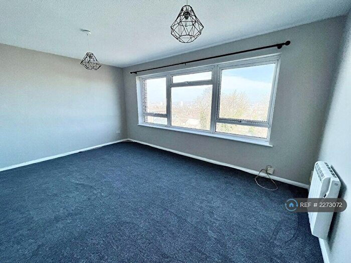 1 Bedroom Flat To Rent In Highview, London, SE18