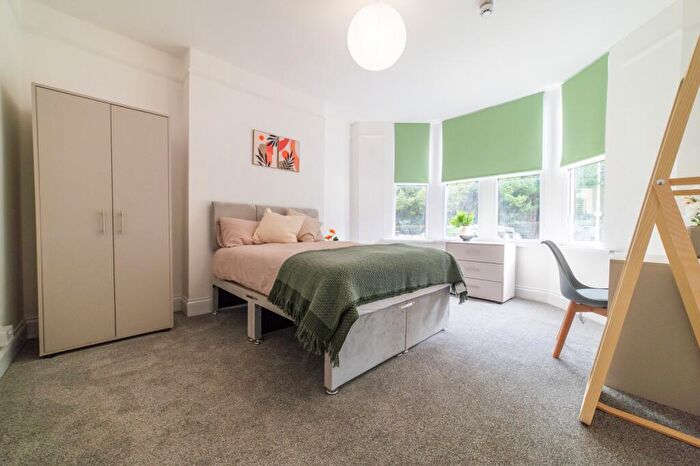 7 Bedroom Terraced House To Rent In Allensbank Road, Heath, CF14