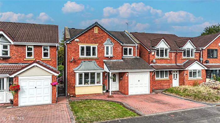 4 Bedroom Detached House For Sale In Lakeland Drive, Wilnecote, Tamworth, Staffordshire, B77
