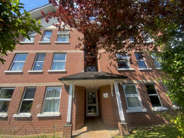 1 Bedroom Flat To Rent In Daneway House, Westridge Road, SO17