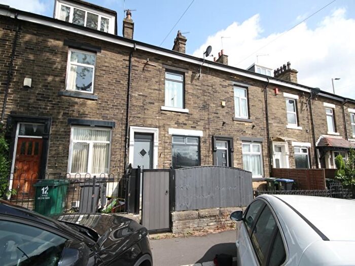 4 Bedroom Terraced House To Rent In Springwood Terrace, Bradford, BD2