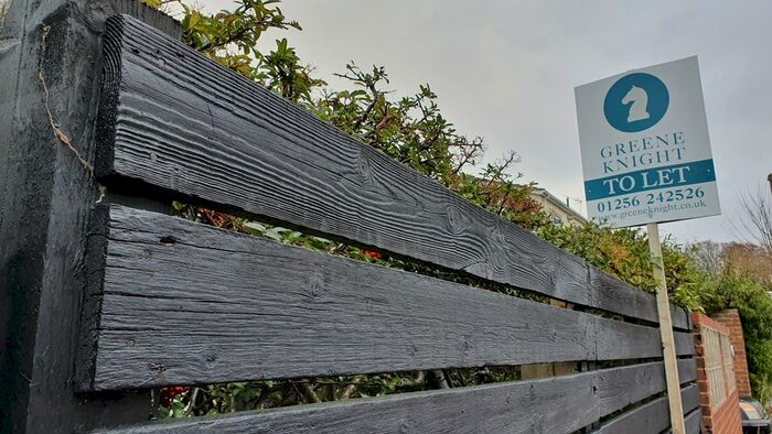 3 Bedroom Terraced House To Rent In Kenilworth Road, Basingstoke RG23