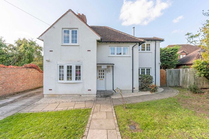 3 Bedroom Detached House For Sale In Highfield Road, Sunbury On Thames, TW16