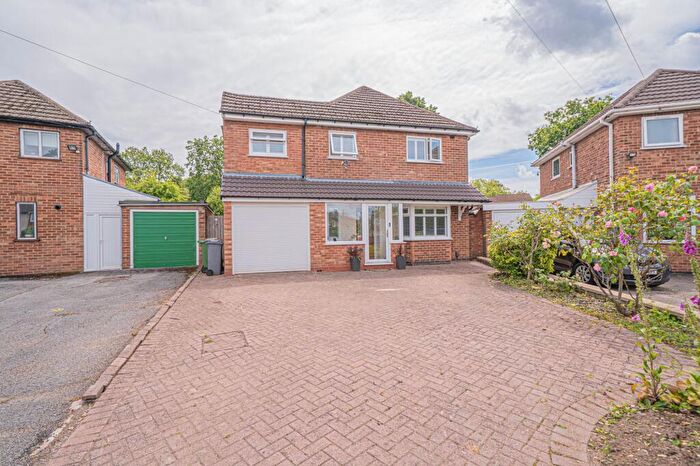 4 Bedroom Detached House For Sale In Loxley Avenue, Shirley, B90