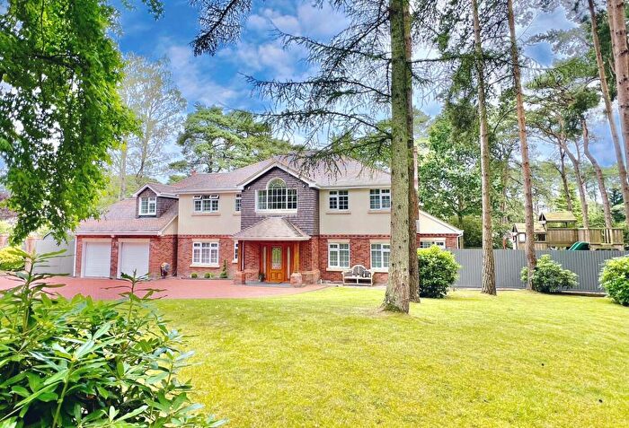 5 Bedroom Detached House For Sale In Avon Avenue, Avon Castle Ringwood, Hampshire, England, BH24