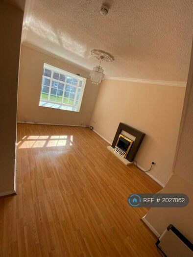 2 Bedroom Terraced House To Rent In Milverton Green, Luton, LU3