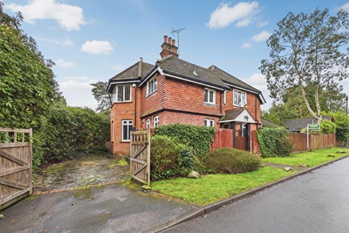 4 Bedroom Detached House For Sale In Grange Road, Camberley, Surrey, GU15