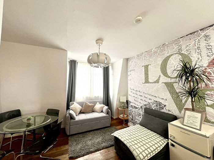 1 Bedroom Flat To Rent In Oxford Street, W1D