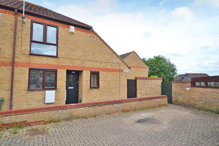 1 Bedroom Semi-Detached House To Rent In Hartwort Close, Walnut Tree, Milton Keynes, Buckinghamshire, MK7