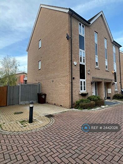 4 Bedroom Semi-Detached House To Rent In Dorrington Close, Barking, IG11