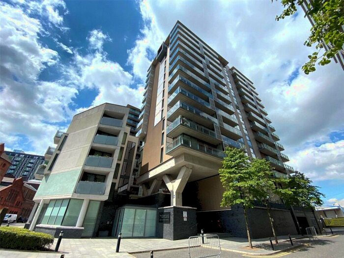 2 Bedroom Apartment To Rent In Spectrum Block, Blackfriars Road, Manchester City Centre, Salford, M3