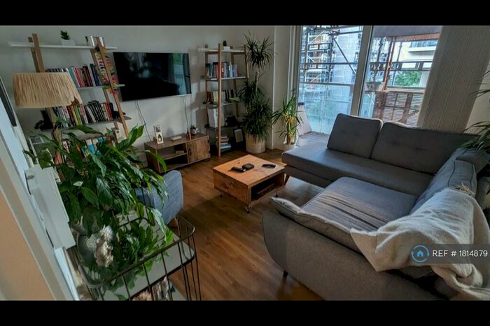 2 Bedroom Flat To Rent In Dalston Square, London, E8