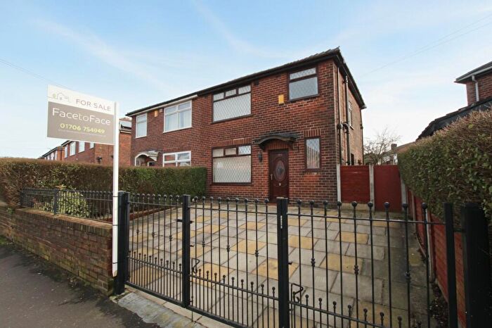 3 Bedroom Semi Detached House For Sale In Milnrow Road, Rochdale, OL16