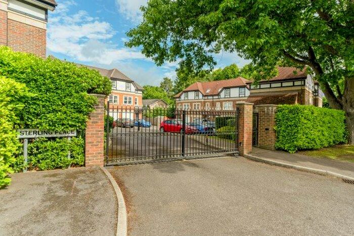 2 Bedroom Flat To Rent In Sterling Place, Weybridge, KT13