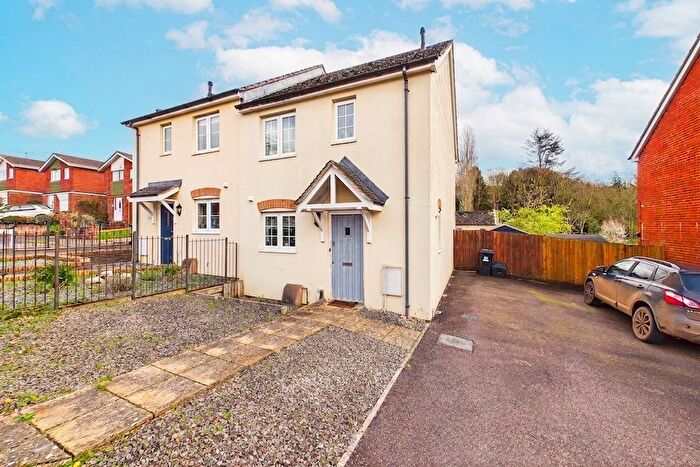 3 Bedroom Semi Detached House For Sale In Saxon Close, Crediton, EX17