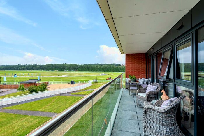 2 Bedroom Apartment To Rent In Newbury, Berkshire, RG14