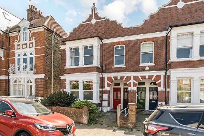 2 Bedroom Flat To Rent In Sternhold Avenue, Balham, SW2