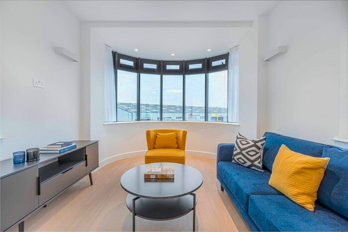 1 Bedroom Flat To Rent In New Horizons Court, Brentford, TW8